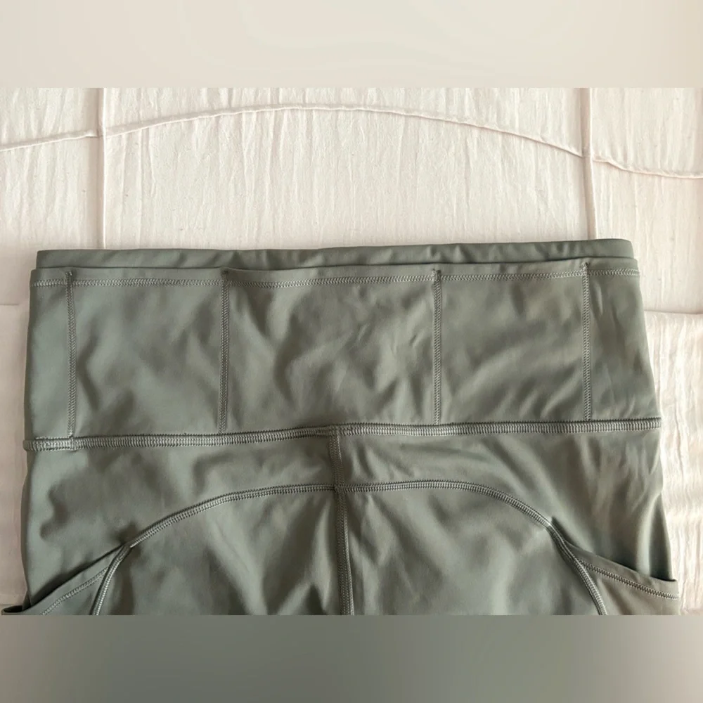 Lululemon Base Pace High-Rise Pocket Tight 25” – Dark Olive – Size 6 - Picture 4 of 6
